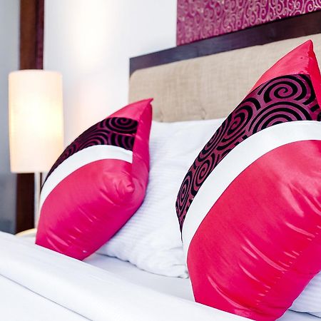 Romance Hotel Bangna Bangkok Esterno foto