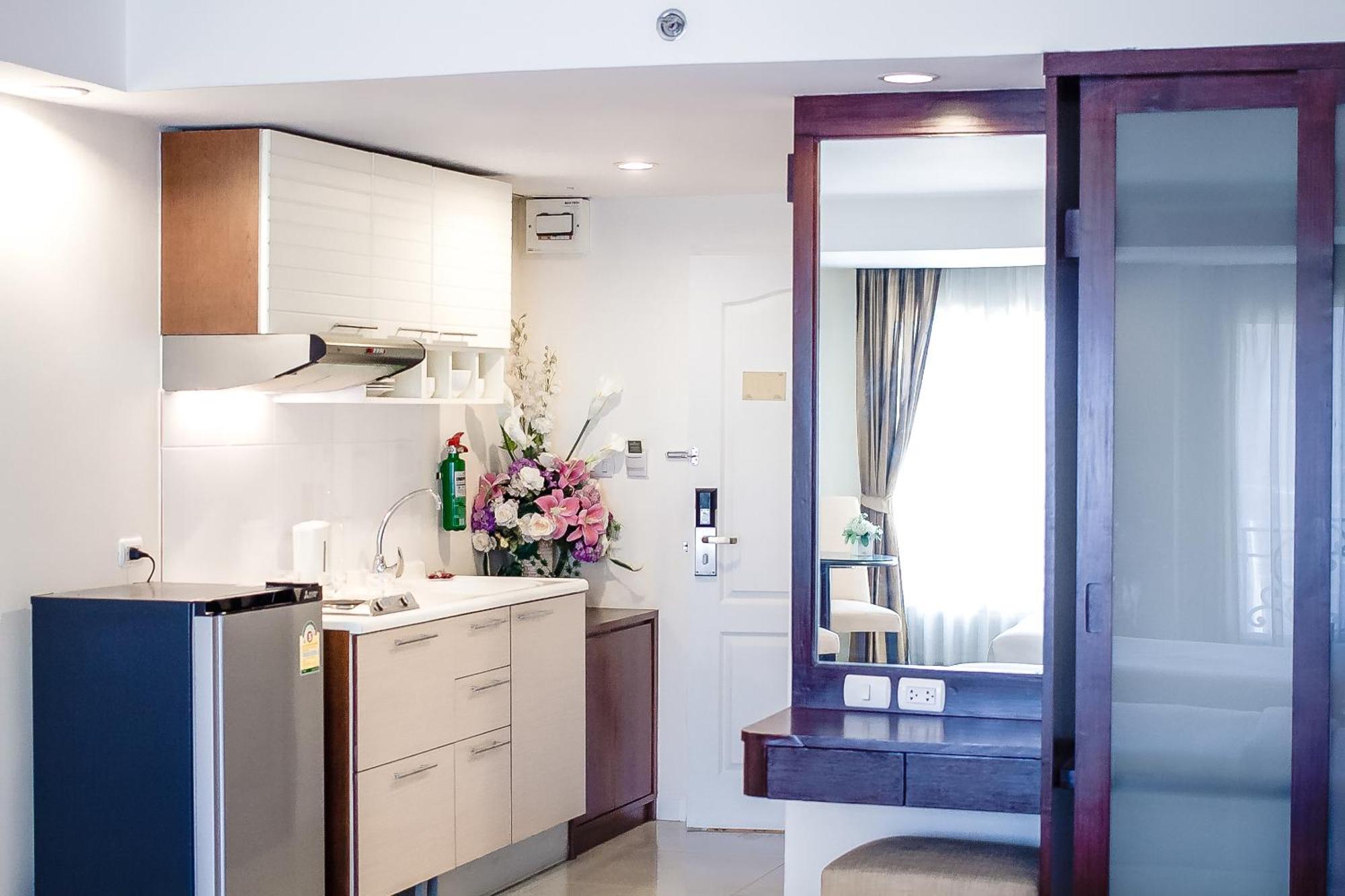Romance Hotel Bangna Bangkok Esterno foto