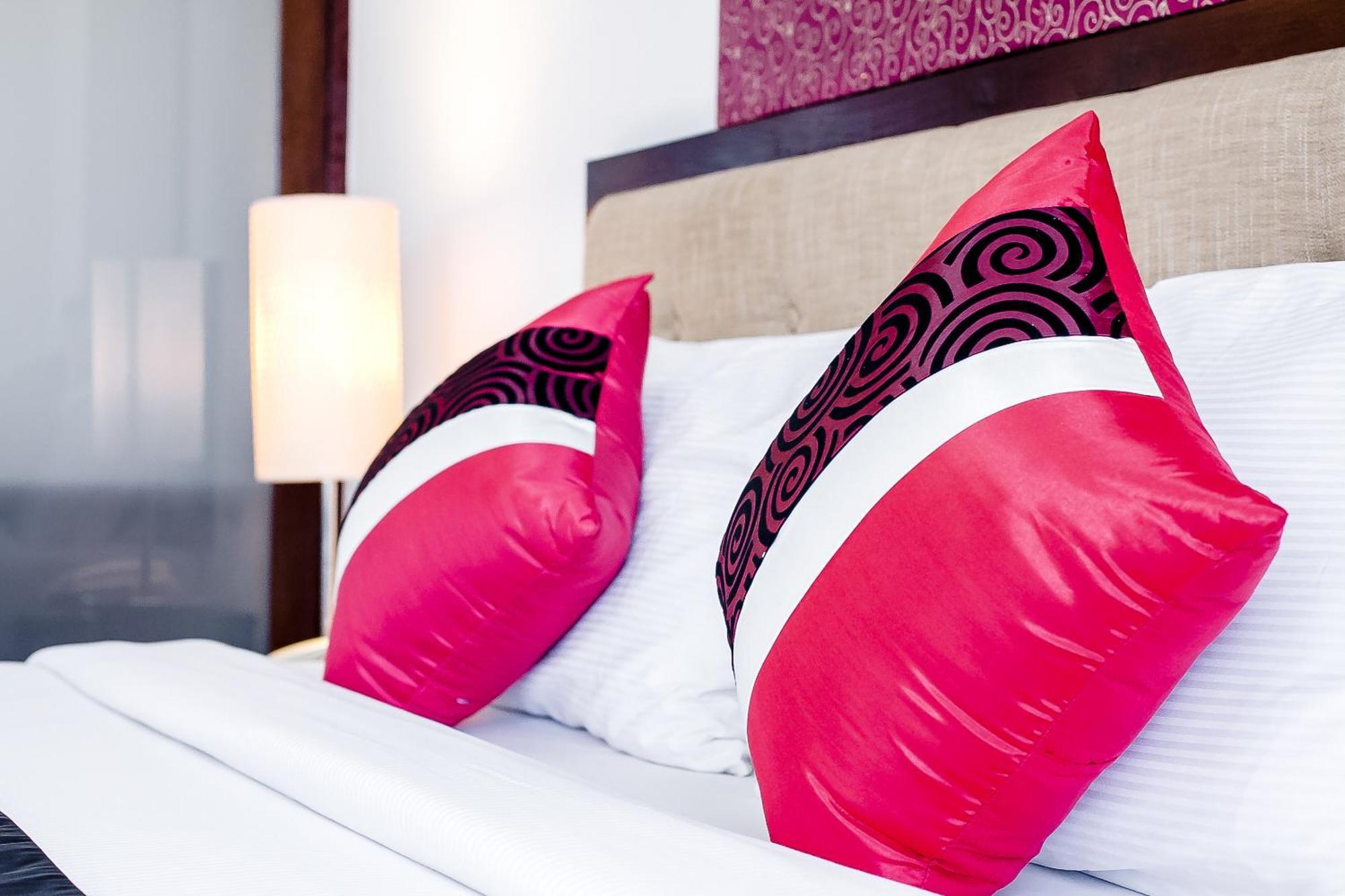 Romance Hotel Bangna Bangkok Esterno foto
