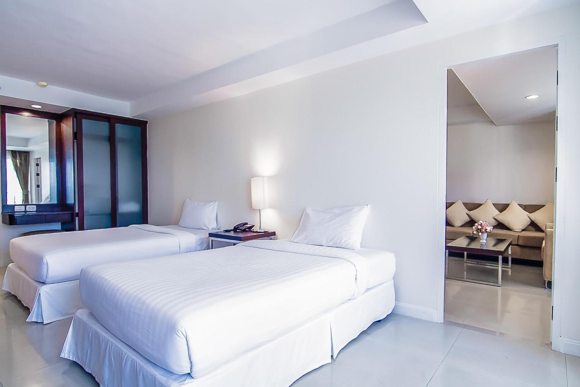 Romance Hotel Bangna Bangkok Esterno foto