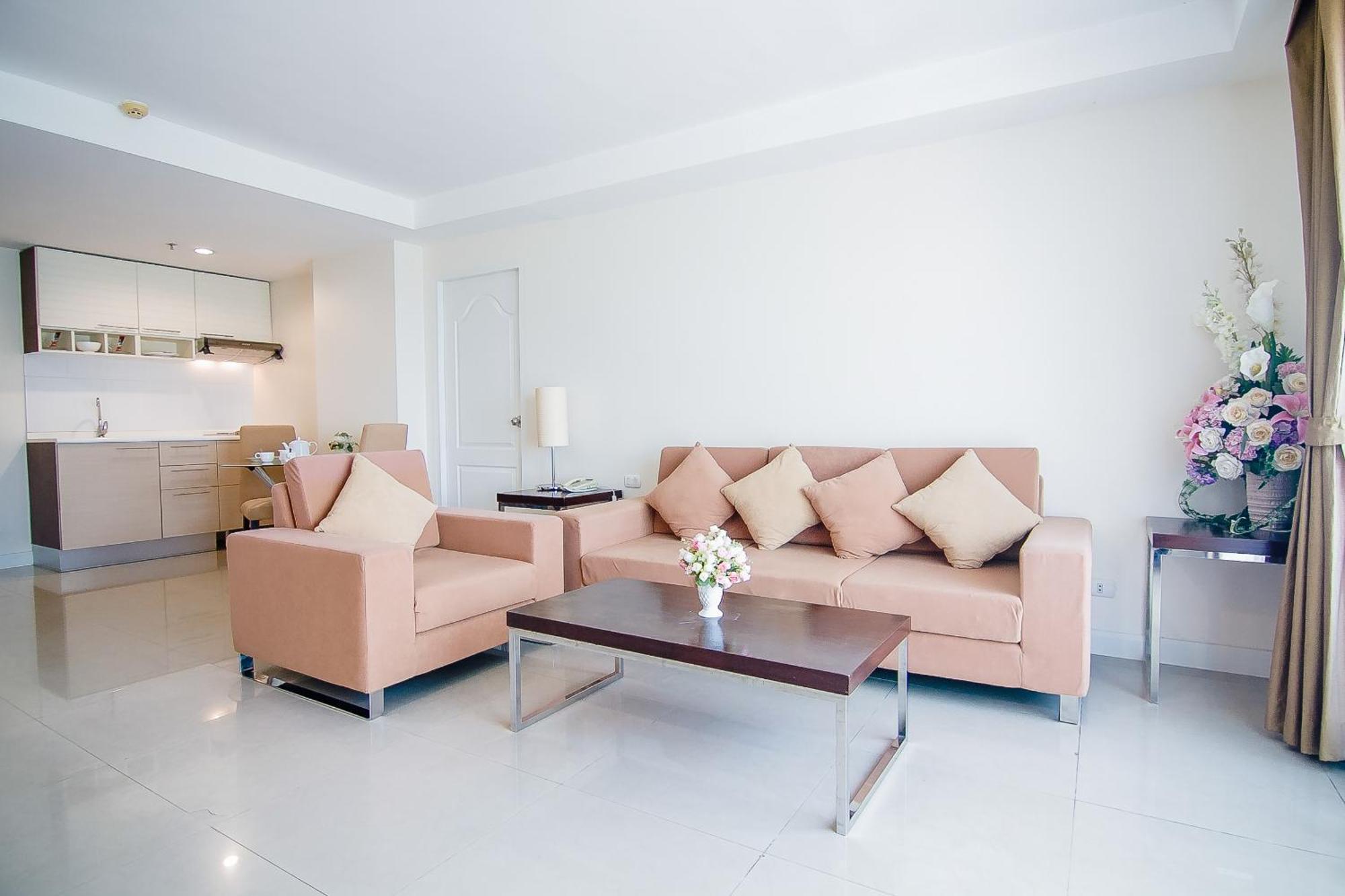 Romance Hotel Bangna Bangkok Esterno foto