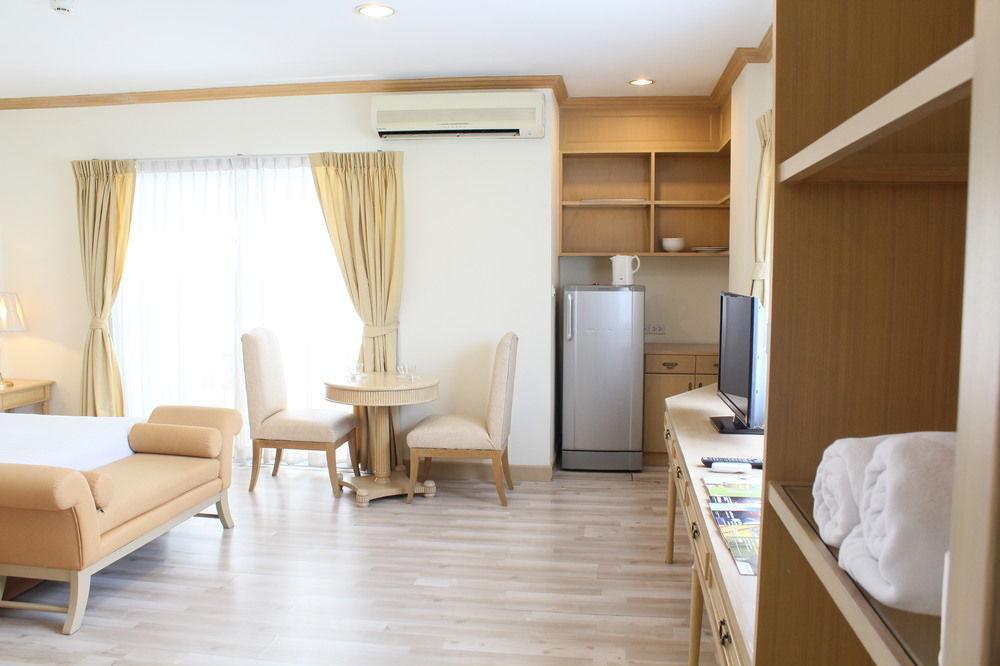 Romance Hotel Bangna Bangkok Esterno foto